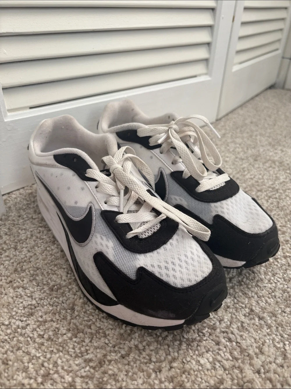 Nike Women’s 7.5 Air Max Sneakers